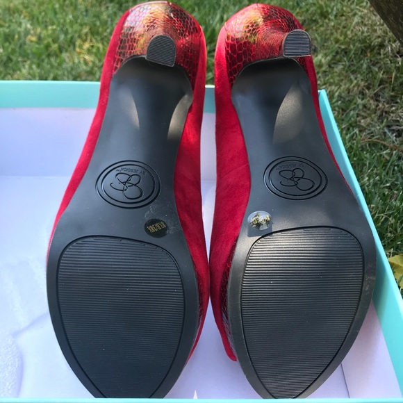 Jessica Simpson Heels - Picture 5 of 11
